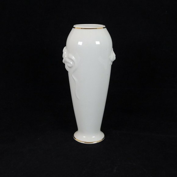 Lenox Rosebud Collection 5.875" tall Bud Vase Sculpted Porcelain Gold Trim Foot - Picture 3 of 8